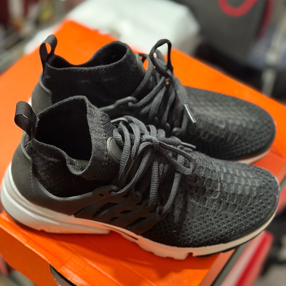 Nike Women's Air Presto Running Shoe Size US 6